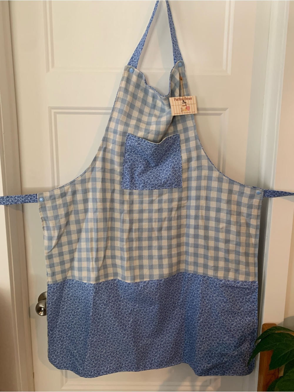 Les Trouve-Tout d'En Haut , Handmade Blue Patchwork Kitchen Apron XL - Picture 2 of 4